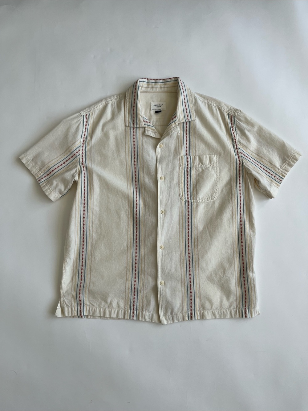 American Eagle Men's Embroidered Cream Short-Sleeve Camp Collar Button-Up Shirt